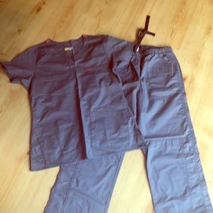 Wonder wink grey scrubs with pink trim